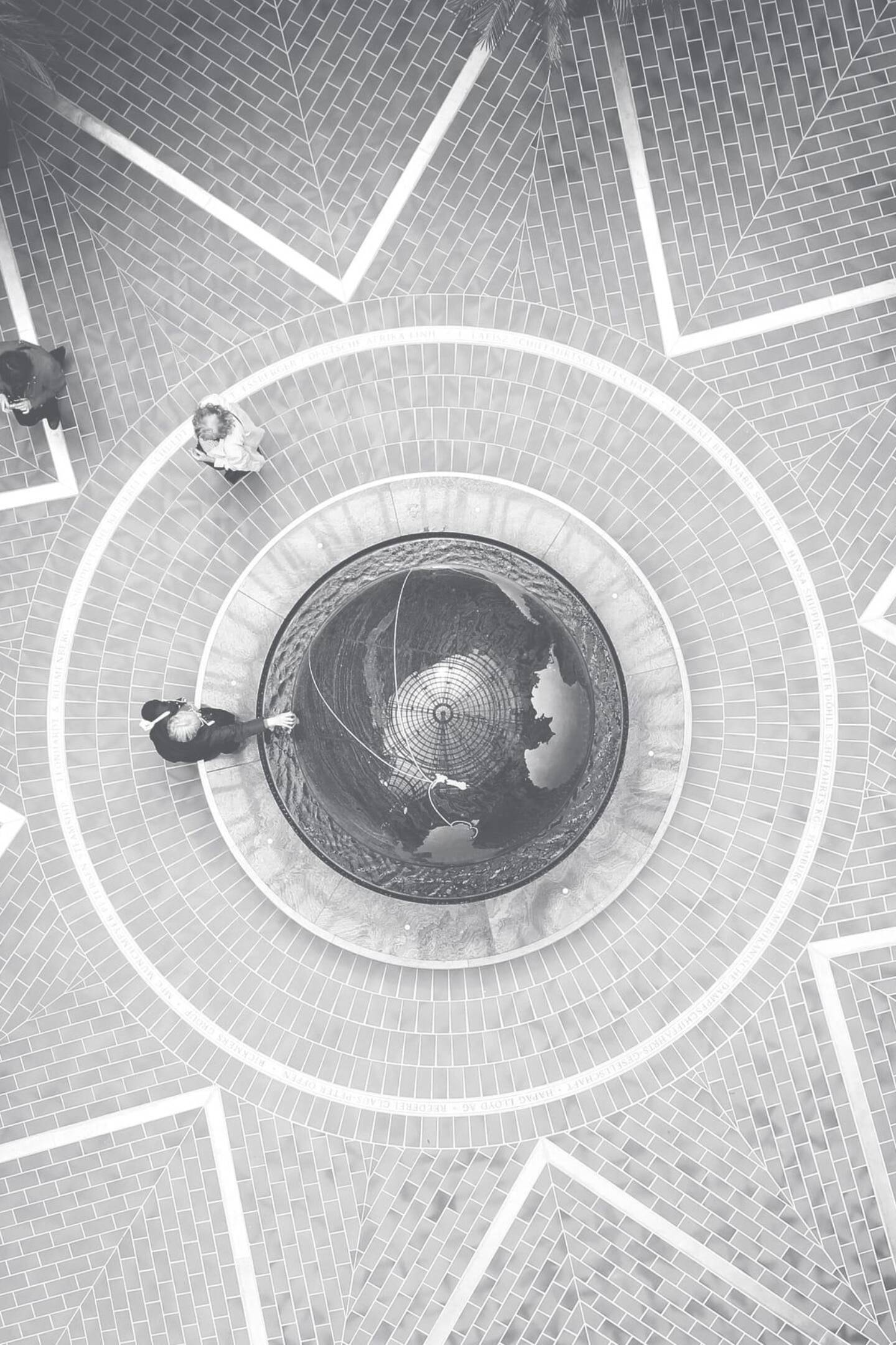 Kusser Kugelbrunnen Hanseviertel Hamburg 3 1C